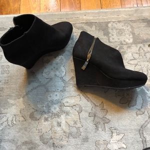 Christian Siriano black wedge booties